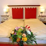 Simi Hotel