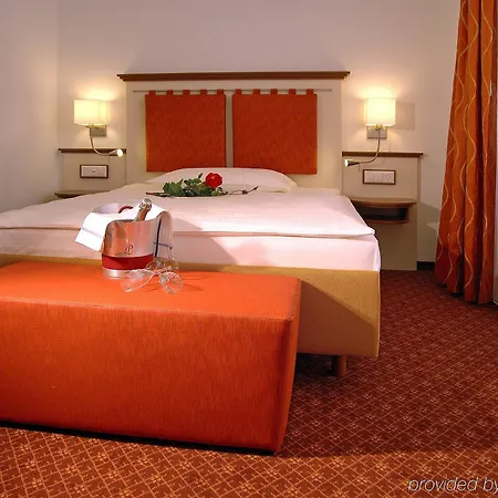 Simi Hotel
